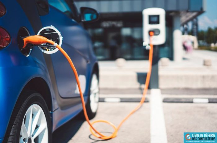 Voiture électrique obligatoire en 2035&nbsp;: “de multiples contraintes pour les Français”